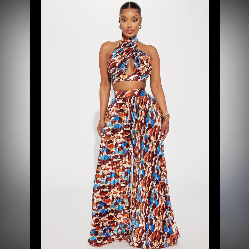 NWT - Fashion Nova Brown, Blue & Cream Pleated Maxi Skirt